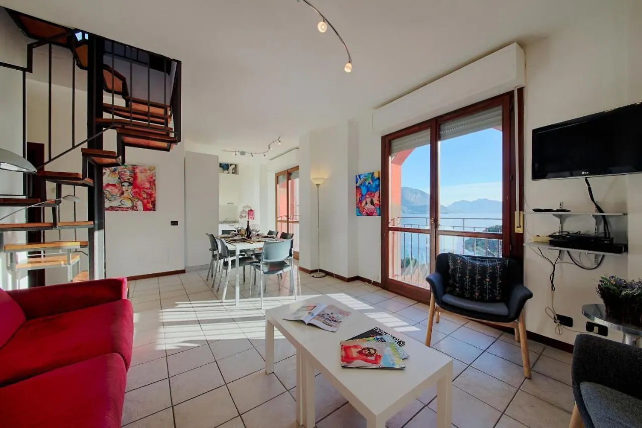 3-Bedroom Lakefront Lakeview Apartment Acquaseria Italie