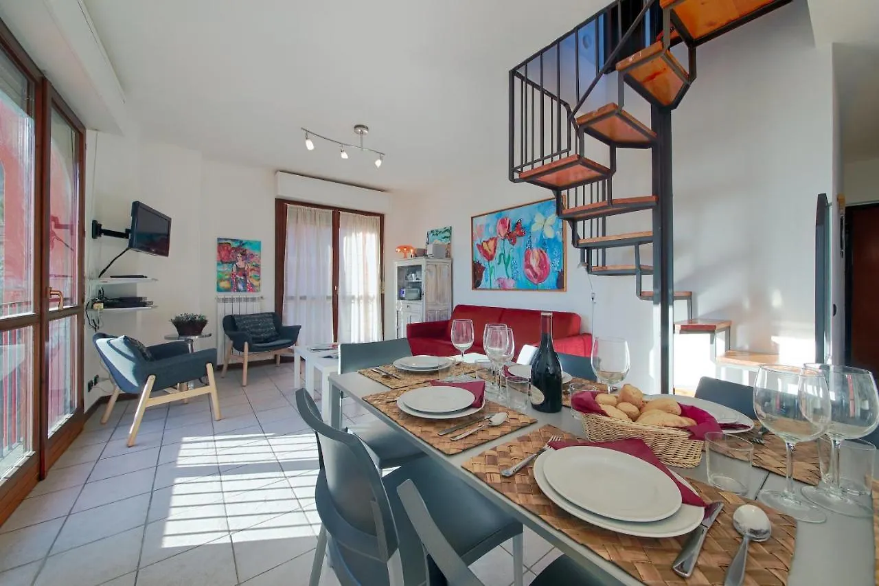 3-Bedroom Lakefront Lakeview Apartment Acquaseria Italie
