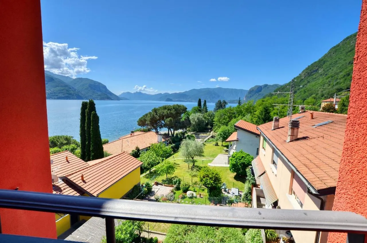 3-Bedroom Lakefront Lakeview Apartment Acquaseria Italie