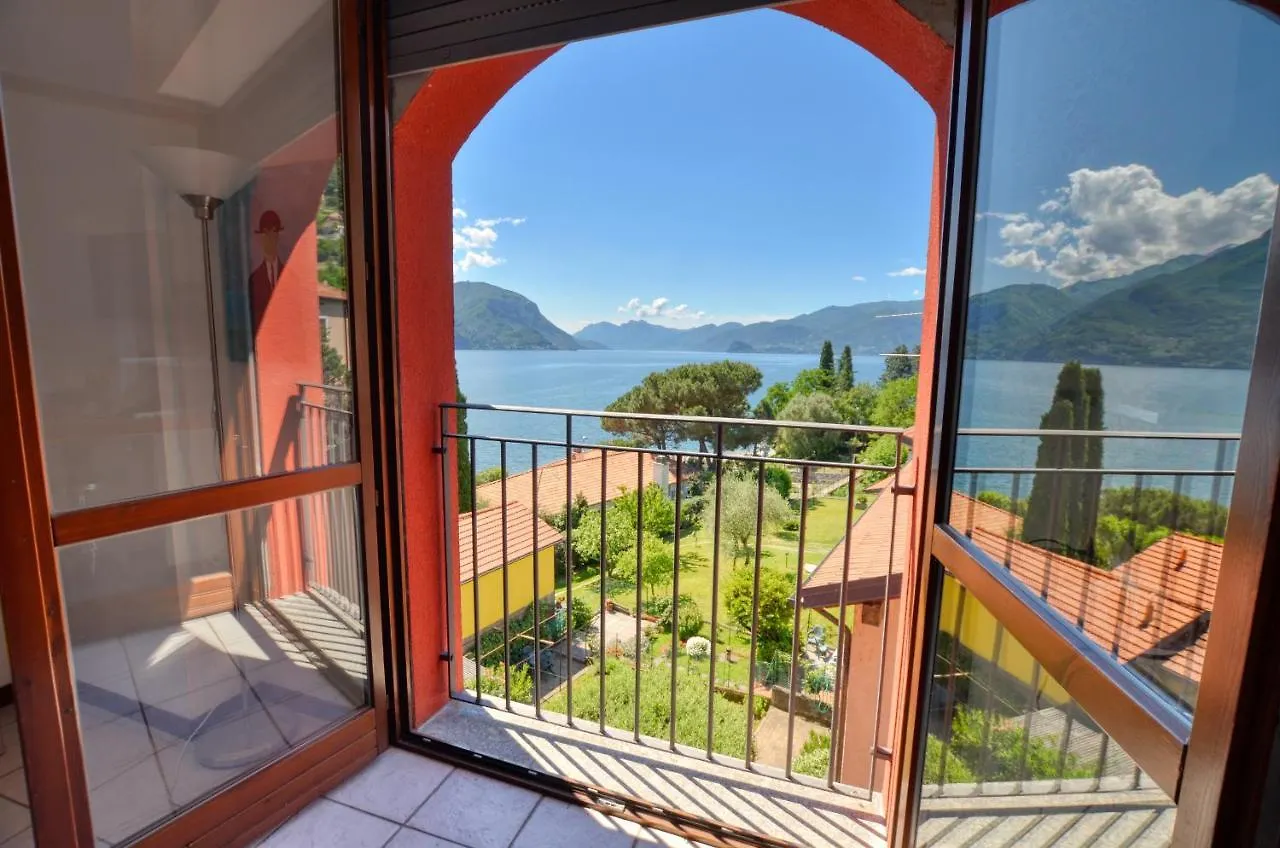 3-Bedroom Lakefront Lakeview Apartment Acquaseria