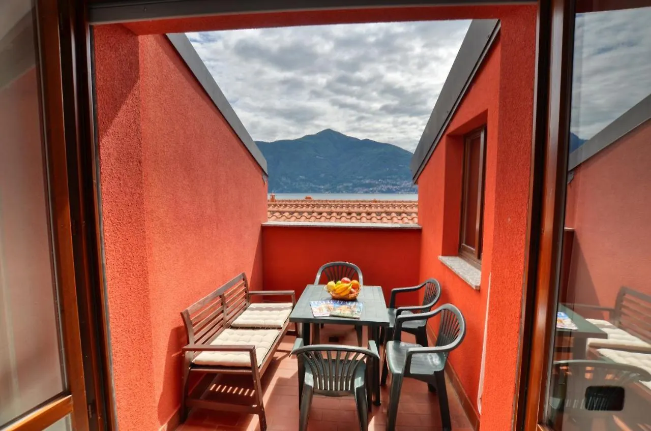 3-Bedroom Lakefront Lakeview Apartment Acquaseria Italie